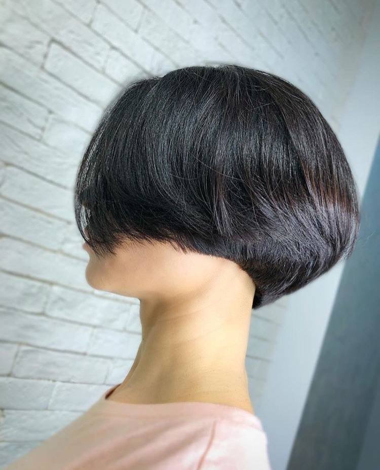 Strzyżenie damskie krótki bob — realizacja Krem Beauty